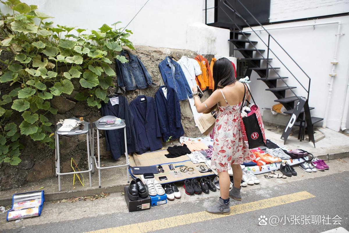 街头卖衣服的技巧 从商品选择到买卖成交的实战指南